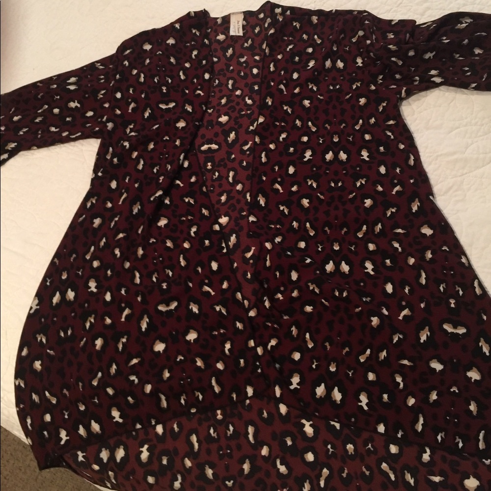 Burgundy chetah print kimono boutique